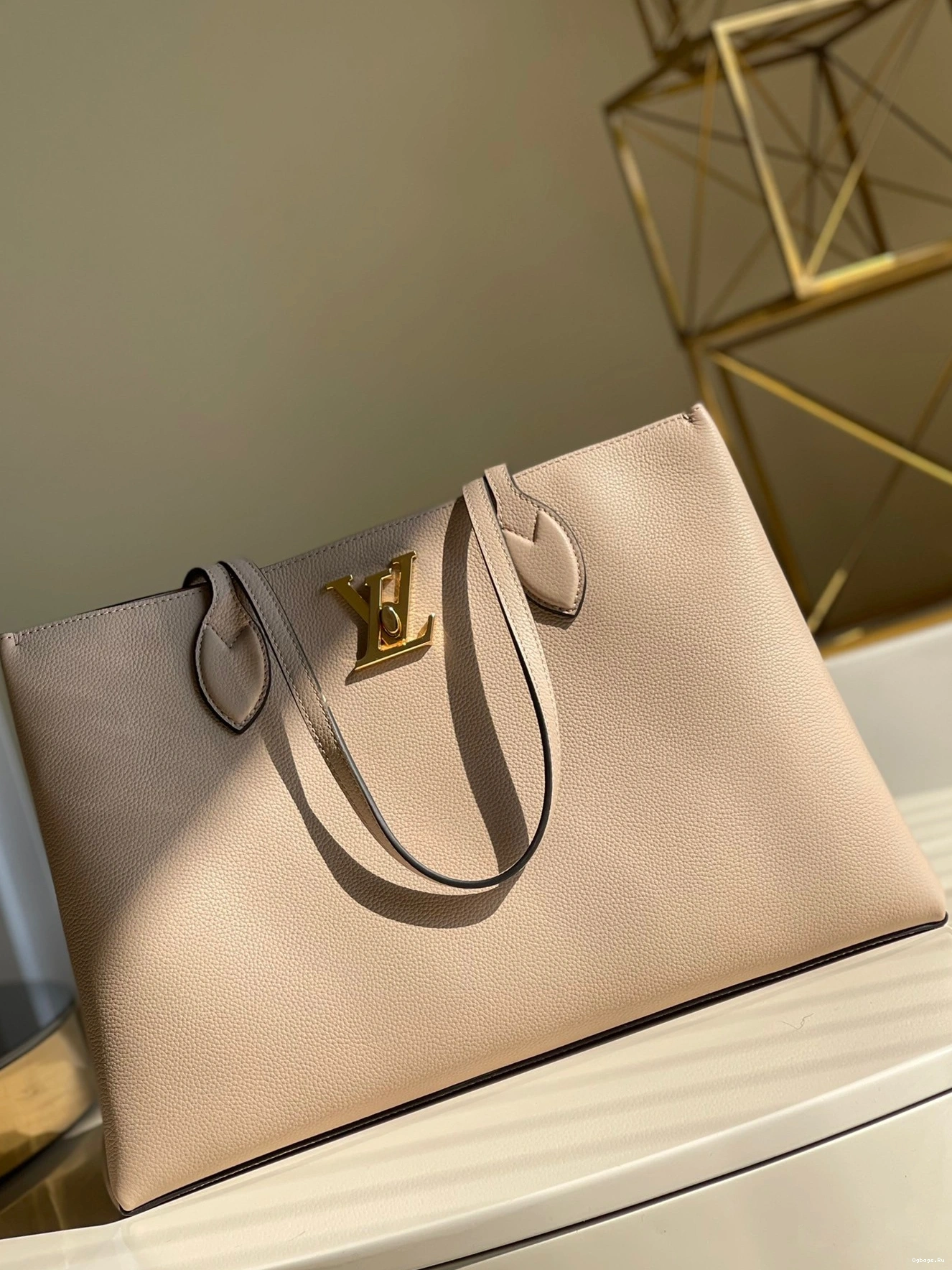 VUITTON SHOPPER LOCKME LOUIS 0112